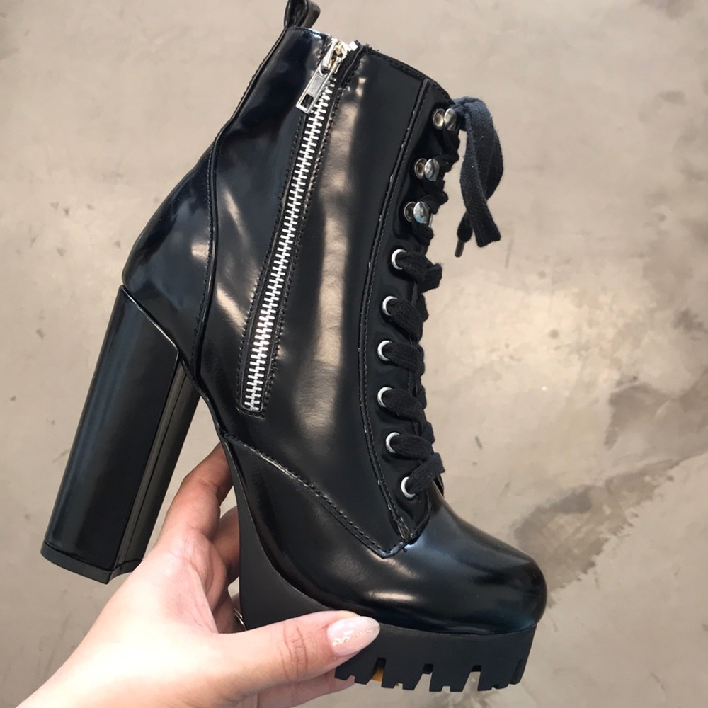 Heeled combat boot